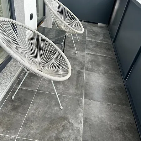 Alexia's Near Airport Διαμέρισμα *